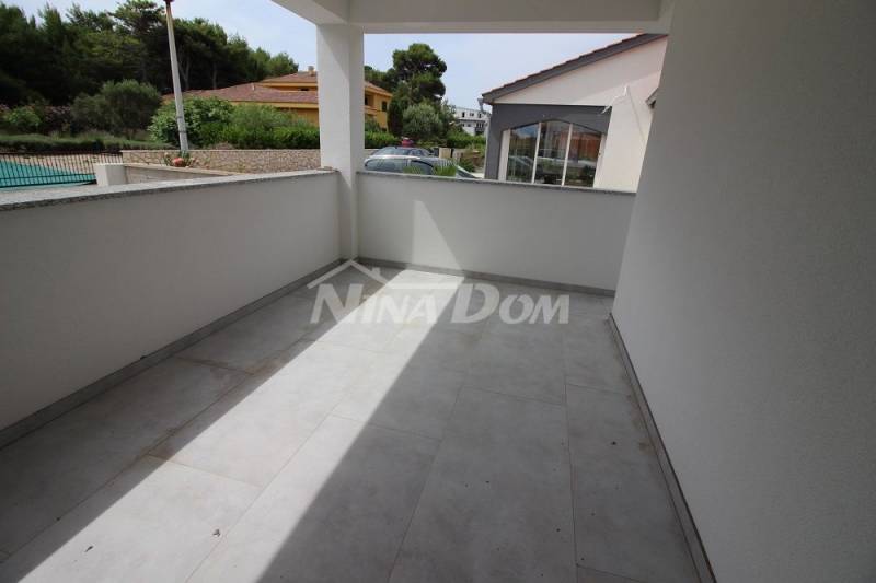 Newly built three-room apartments 150 meters from the sea. - 6