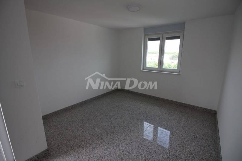 Newly built three-room apartments 150 meters from the sea. - 8