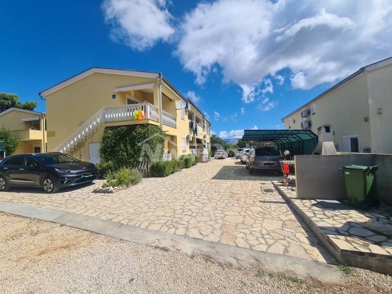 Apartment on the south side of the island of Vira, close to the center - 1