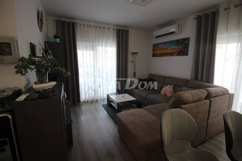 Apartman u prizemlju s pomoćnim objektom. - 7