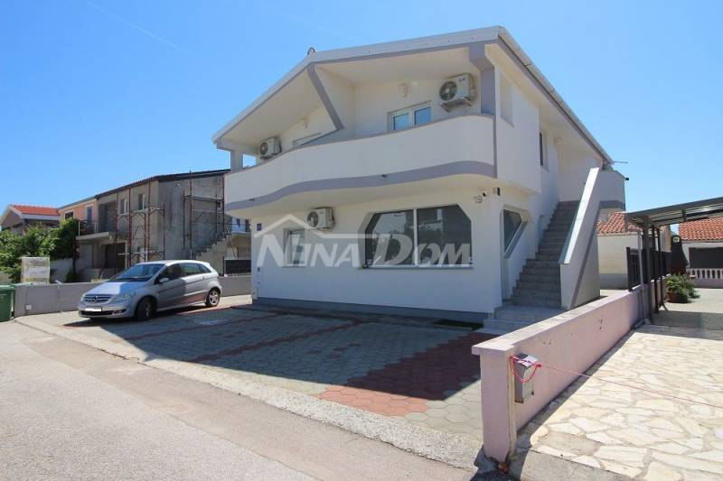 Ground floor of the house with part of the yard, south side 400 meters. to the sea - 2