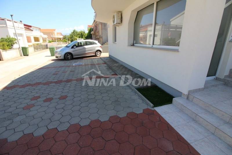 Ground floor of the house with part of the yard, south side 400 meters. to the sea - 3