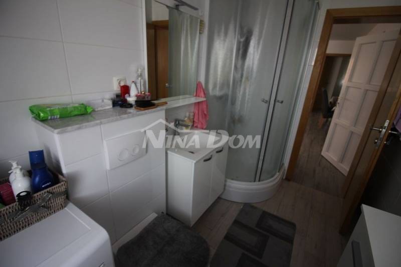 Apartman na prvom katu s pripadajućom okućnicom. - 7