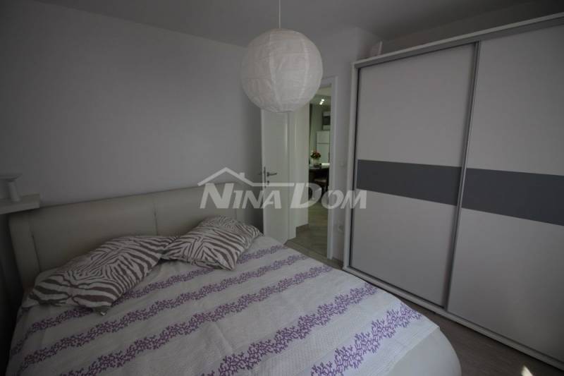 Apartman prizemlje s garažom i dva parkirna mjesta. - 5