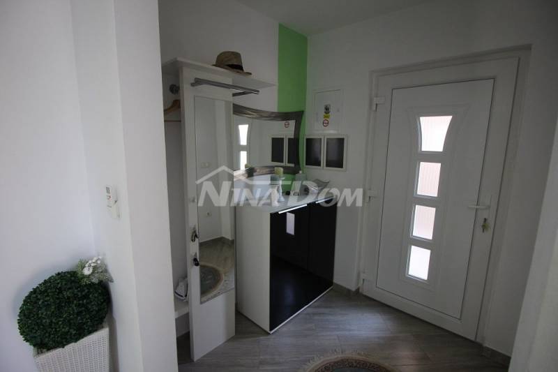 Apartman prizemlje s garažom i dva parkirna mjesta. - 9