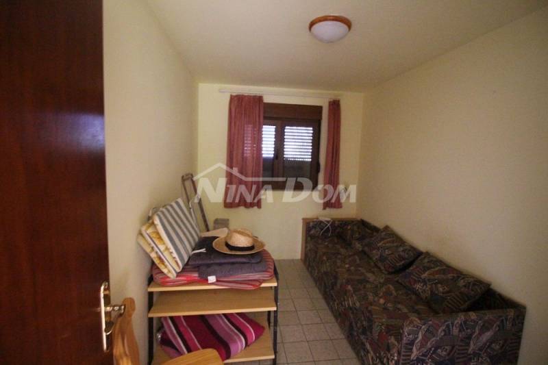 Apartment on the first floor, 3 bedrooms, water and sewage - 4