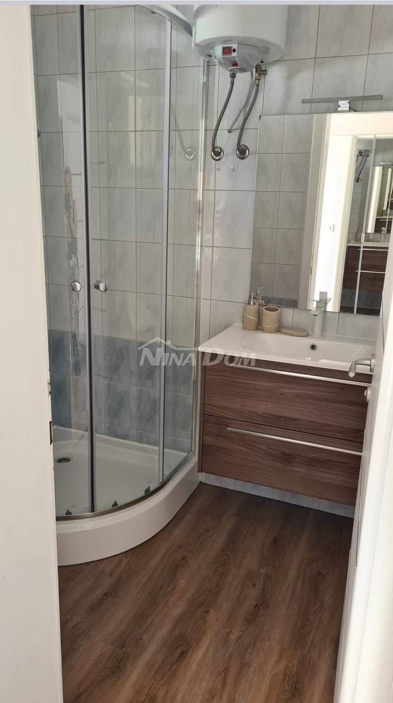 Apartmán na prízemí, 200 metrov. k moru, južná strana Vir - 9