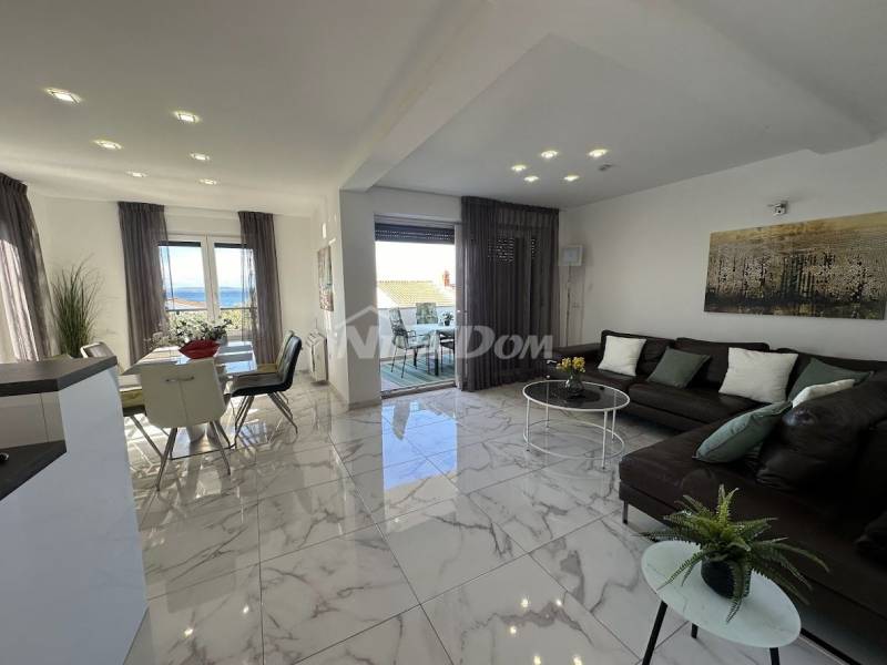 Long-term rental of a luxurious two-story apartment with a sea view - 1