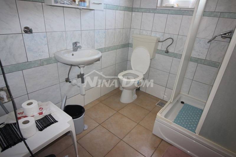 Apartmánový dom 140 metrov od mora - 14