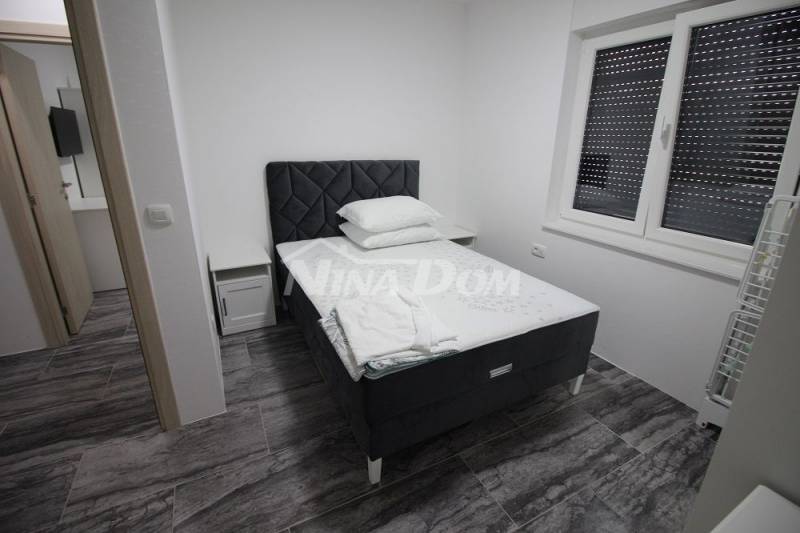 Novogradnja 4 apartmana s krovnom terasom s pogled na more - 5