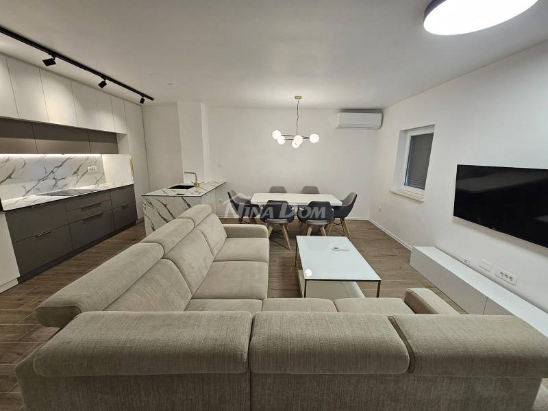 Put Petrića, renovated two-bedroom apartment on the first floor - 1