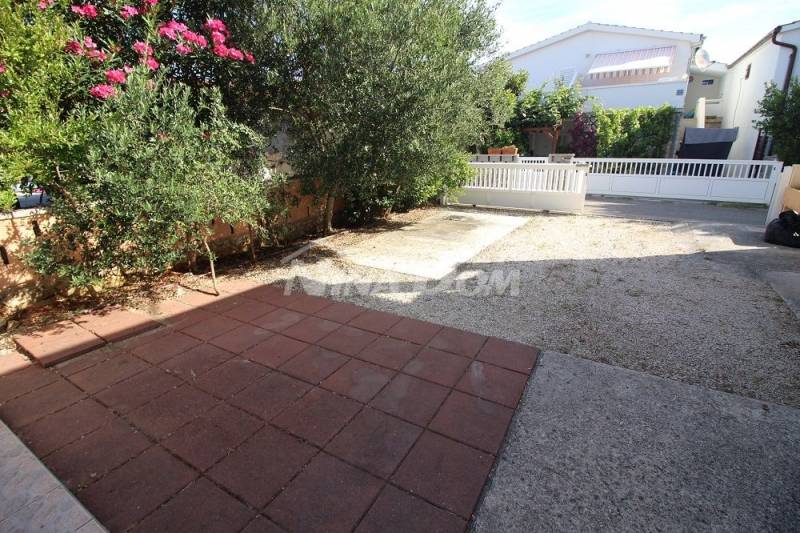 Ground floor with a yard 50 meters from the beach - 3