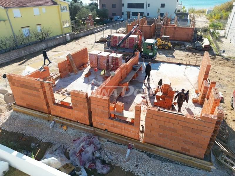 House under construction, 100 meters from the sea. - 7