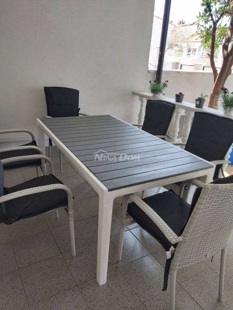 Property with 2 apartments, close to the beach, shops, cafes - 4