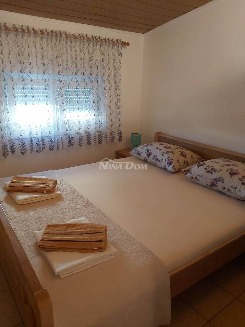 Property with 2 apartments, close to the beach, shops, cafes - 13