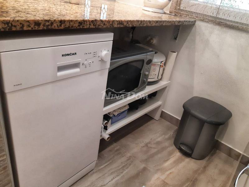 Dvojdom s dvomi zariadenými apartmánmi - 8