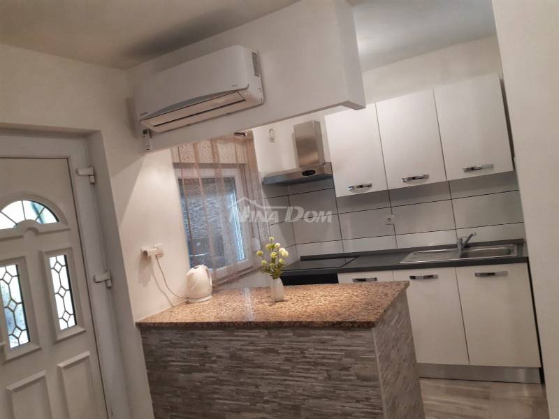 Dvojdom s dvomi zariadenými apartmánmi - 9