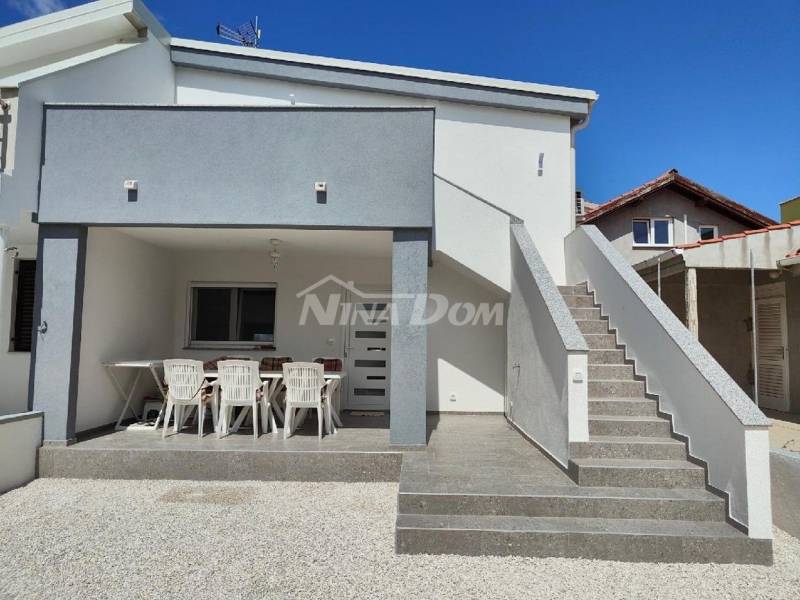 Property with two apartments, south side of Vir, 300 meters from the sea. - 2