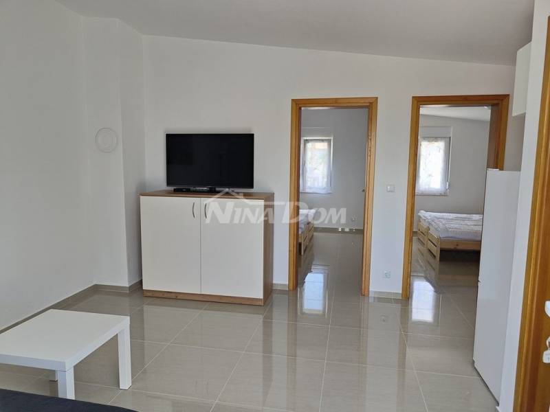 Property with two apartments, south side of Vir, 300 meters from the sea. - 6