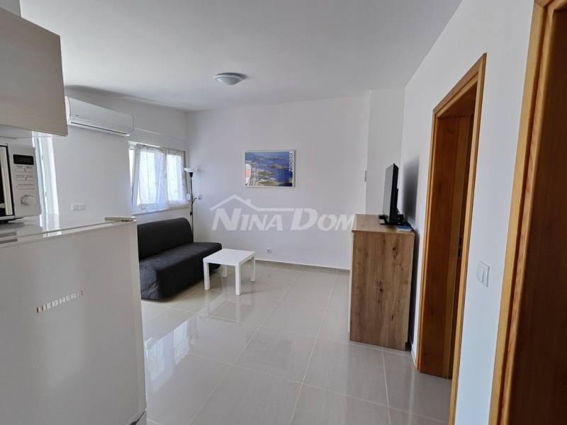 Property with two apartments, south side of Vir, 300 meters from the sea. - 11