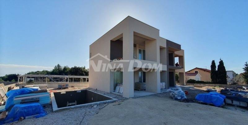 Newly built house with swimming pool - 2