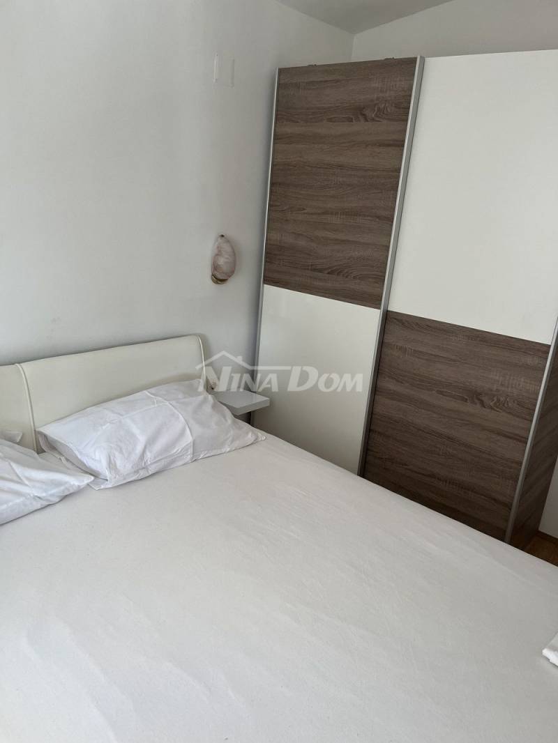 Dovolenkový objekt (polovičný dvojdom) s dvoma samostatnými apartmánmi - 9