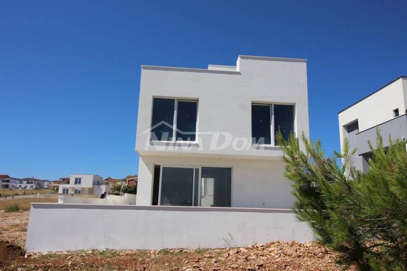 Villa near the sea, with a pool on the ground floor and on the roof terrace. - 11