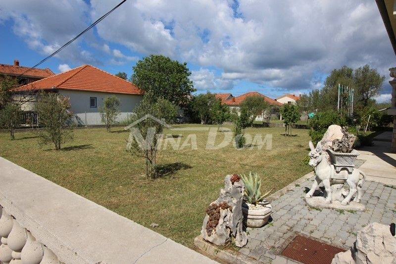 Rodinný dom Sukošan, veľký dvor - 5