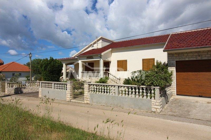 Sukošan family house, large yard - 2