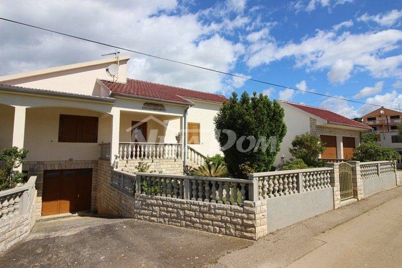 Sukošan family house, large yard - 4