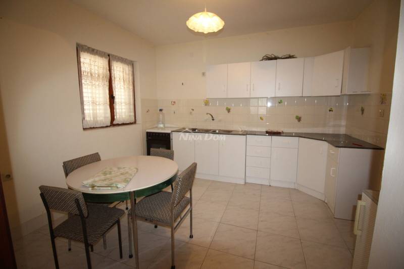 A house with two separate apartments and a panoramic view of the sea in Sv. Peter - 12