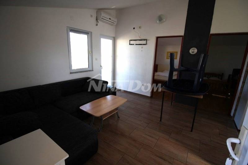 Rodinný dom s dvoma samostatnými apartmánmi s krásnou záhradou - 12