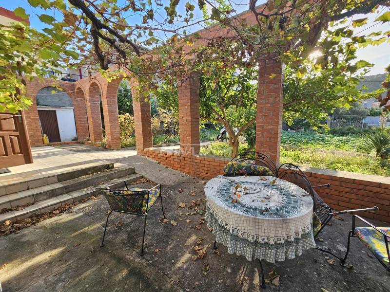 Across the center of the island of Ugljan, a detached house - 1