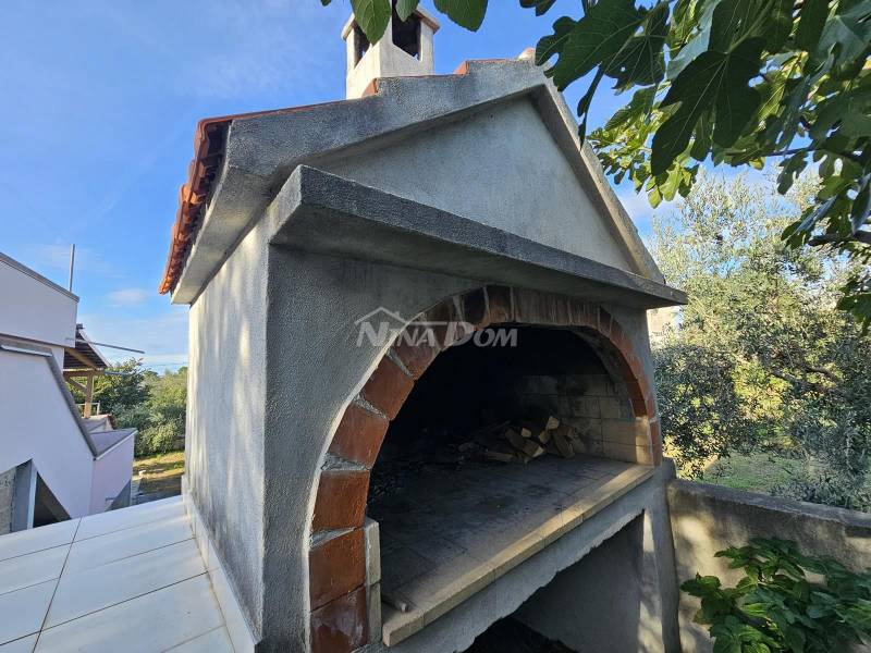 Across the center of the island of Ugljan, a detached house - 15