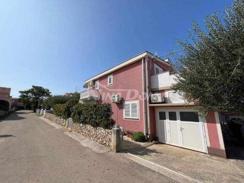 Detached family house with three residential units - 1