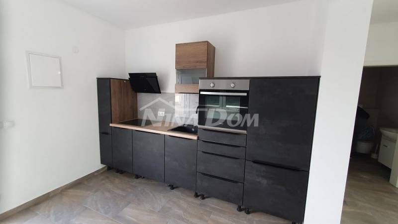 Newly built property with two beautiful two-bedroom apartments. - 11