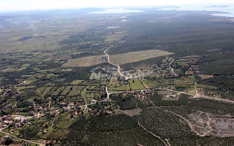 Stavebný pozemok 7779 m² 15 minút od Zadaru - oáza pokoja v blízkosti mesta - 1