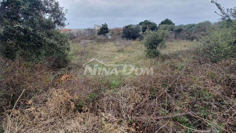 Land in a construction zone (requires UPU plan) 650 m2 - 3