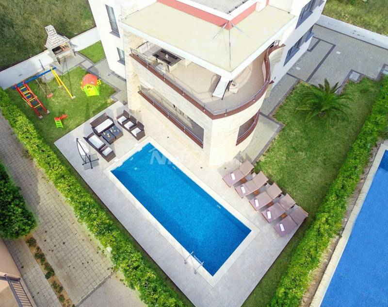 DETACHED VILLA WITH TWO RESIDENTIAL UNITS - ZATON - CLOSE TO THE SEA - 5