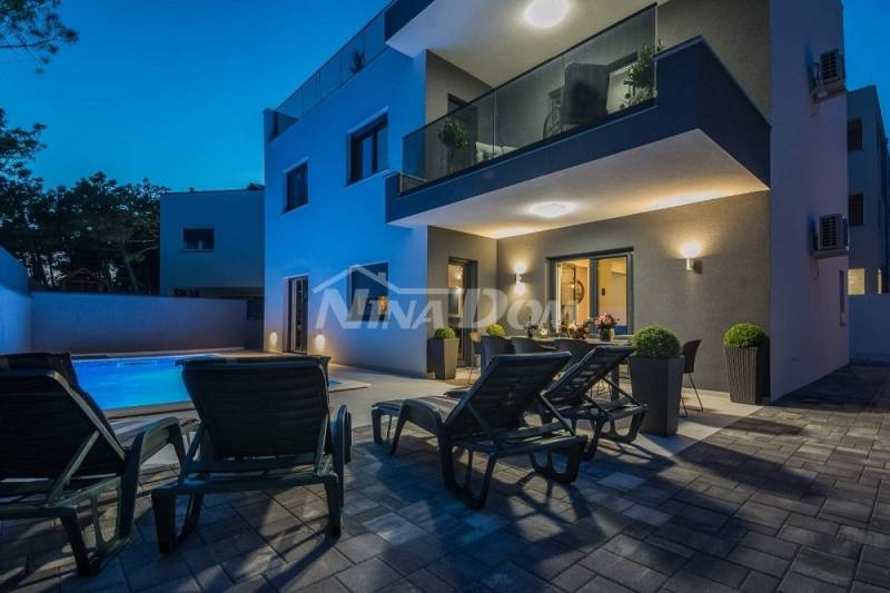 Villa near the center, equipped with swimming pool and roof terrace - 3