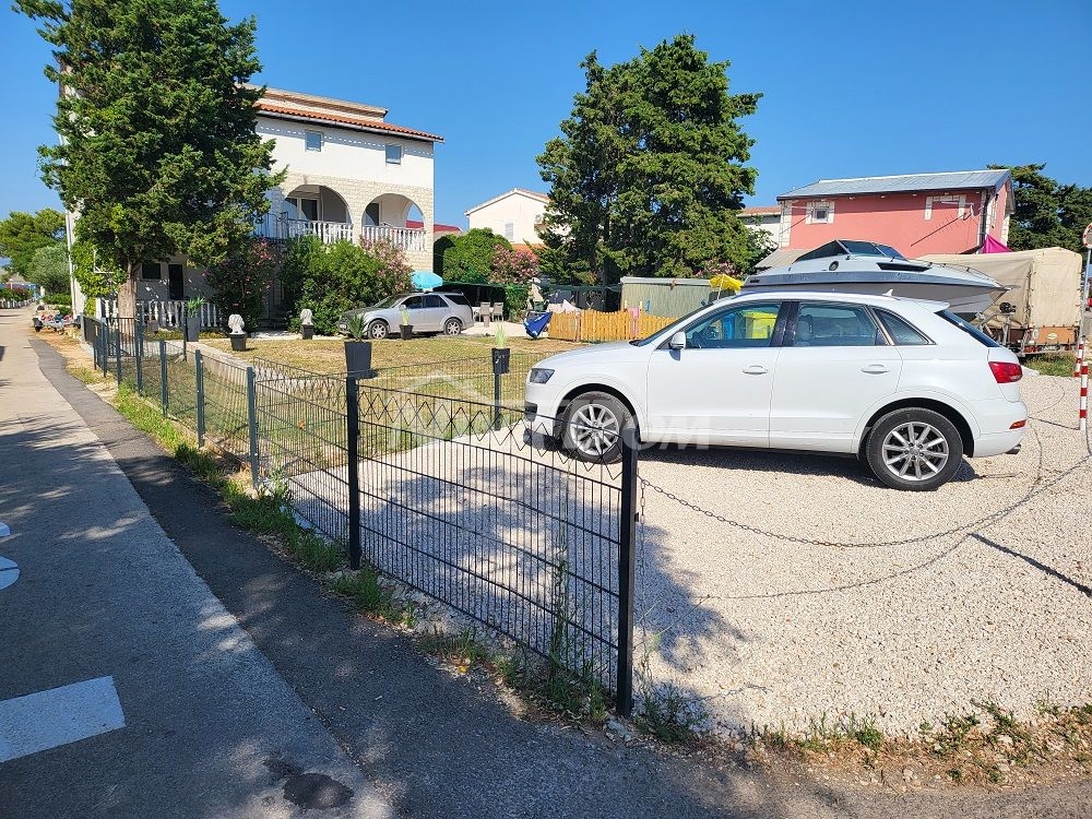 Apartment property with a large garden