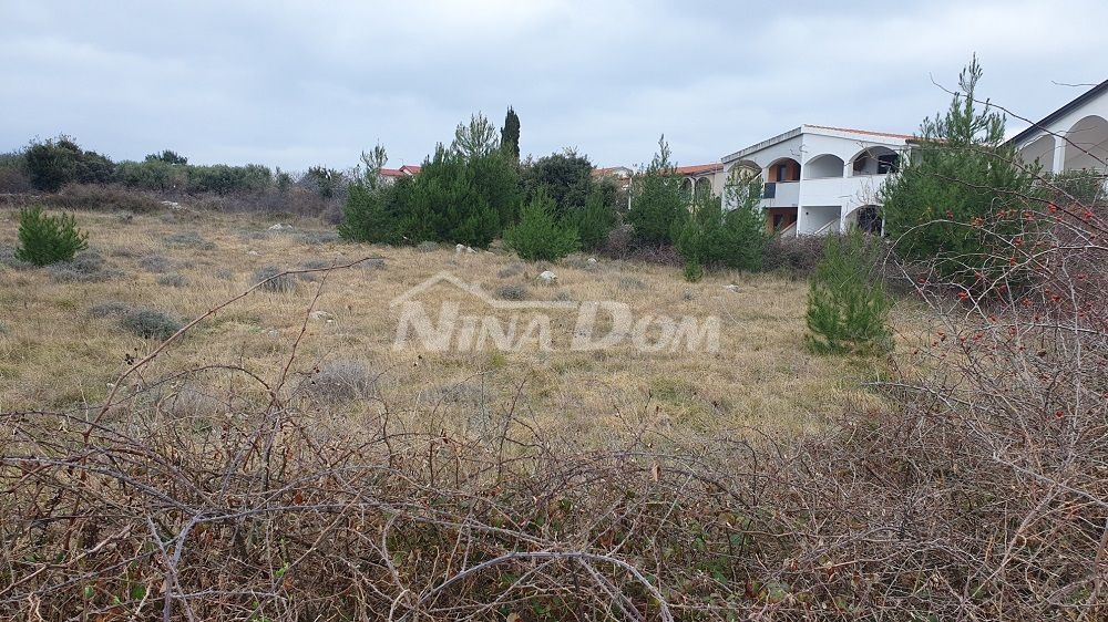 Land in a construction zone (requires UPU plan) 650 m2