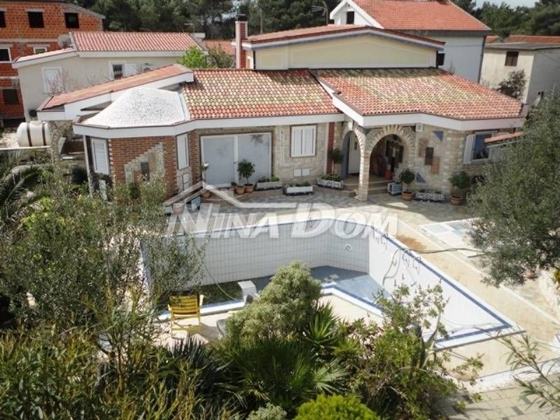 South side of the island of Vir, Rustic property with pool